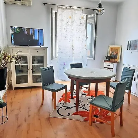 Prelijep Kondominij U Blizini Atrakcija *