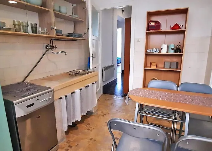 Prelijep Kondominij U Blizini Atrakcija